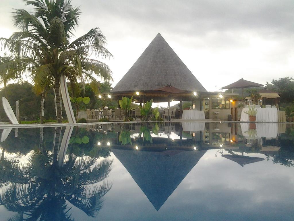 Luwansa Beach Hotel Labuan Bajo Extérieur photo