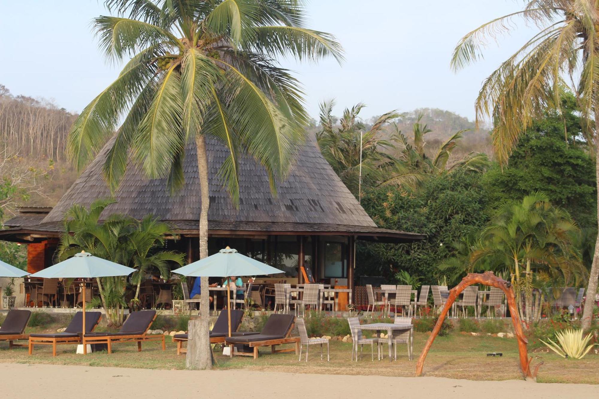 Luwansa Beach Hotel Labuan Bajo Extérieur photo