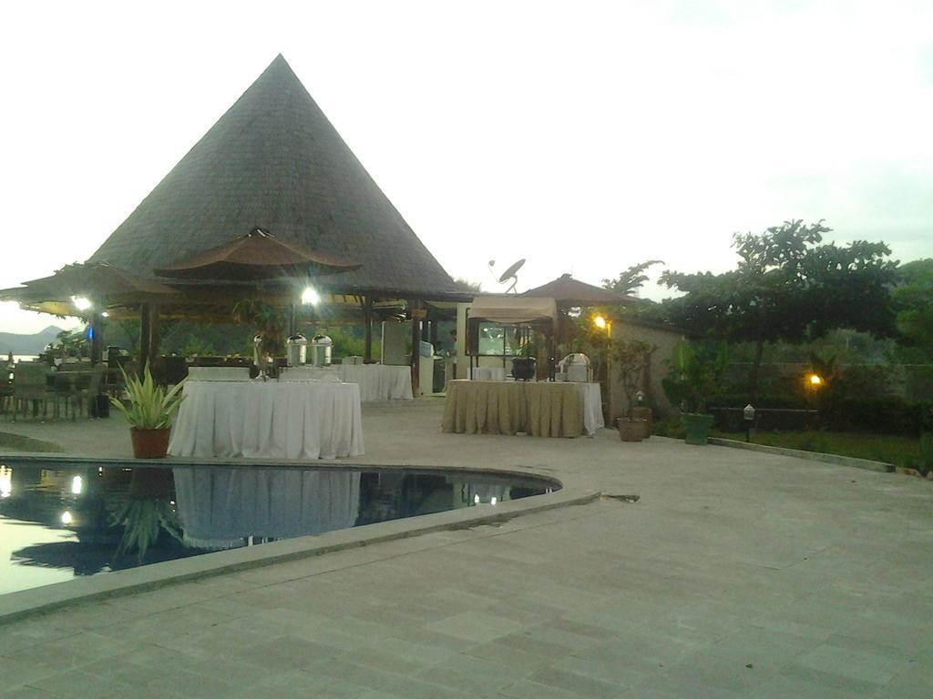 Luwansa Beach Hotel Labuan Bajo Extérieur photo