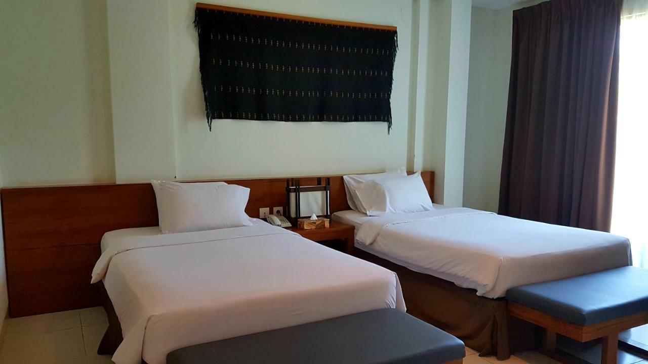 Luwansa Beach Hotel Labuan Bajo Extérieur photo