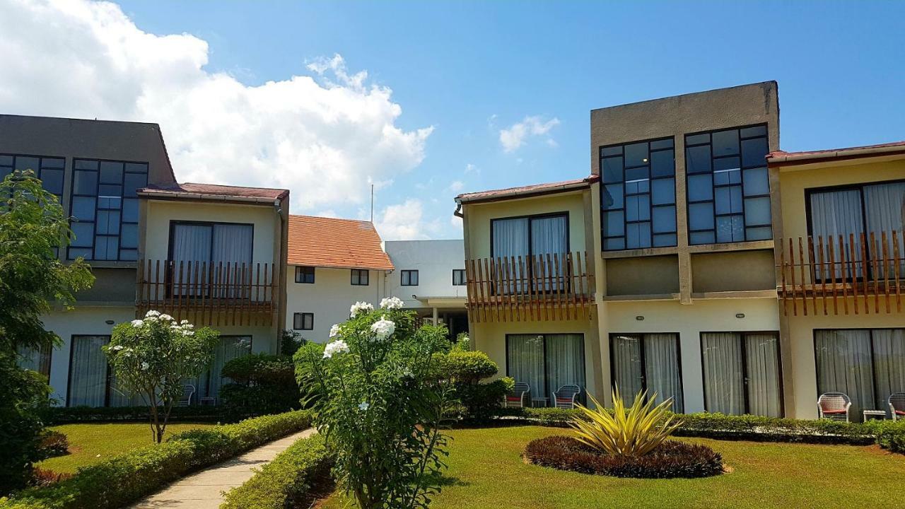 Luwansa Beach Hotel Labuan Bajo Extérieur photo